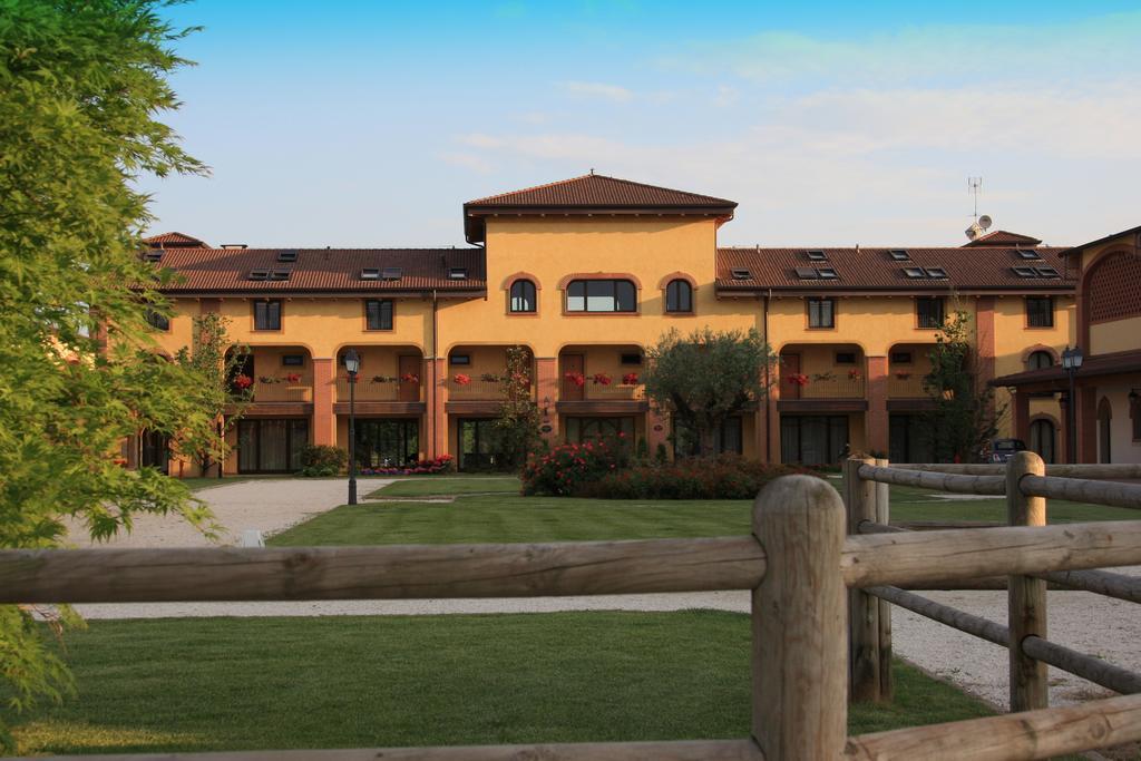 Agriturismo Il Boschetto Villa Ornago Bagian luar foto