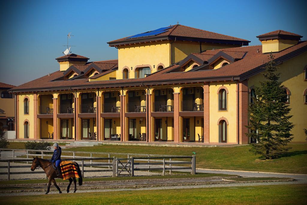 Agriturismo Il Boschetto Villa Ornago Bagian luar foto