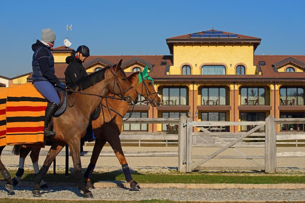 Agriturismo Il Boschetto Villa Ornago Bagian luar foto